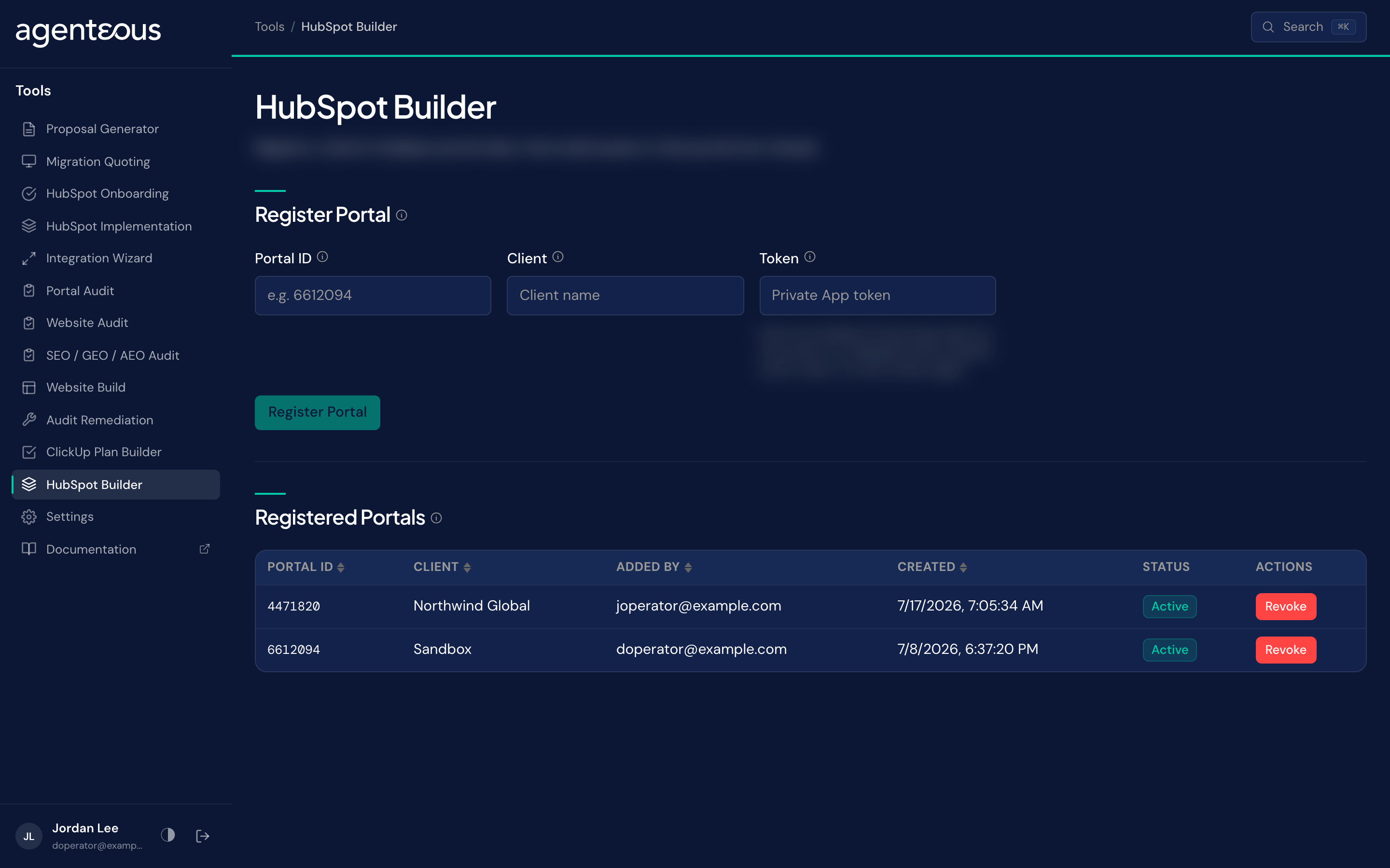 The HubSpot Builder page: a form for registering a portal and a table of registered portals with their status.